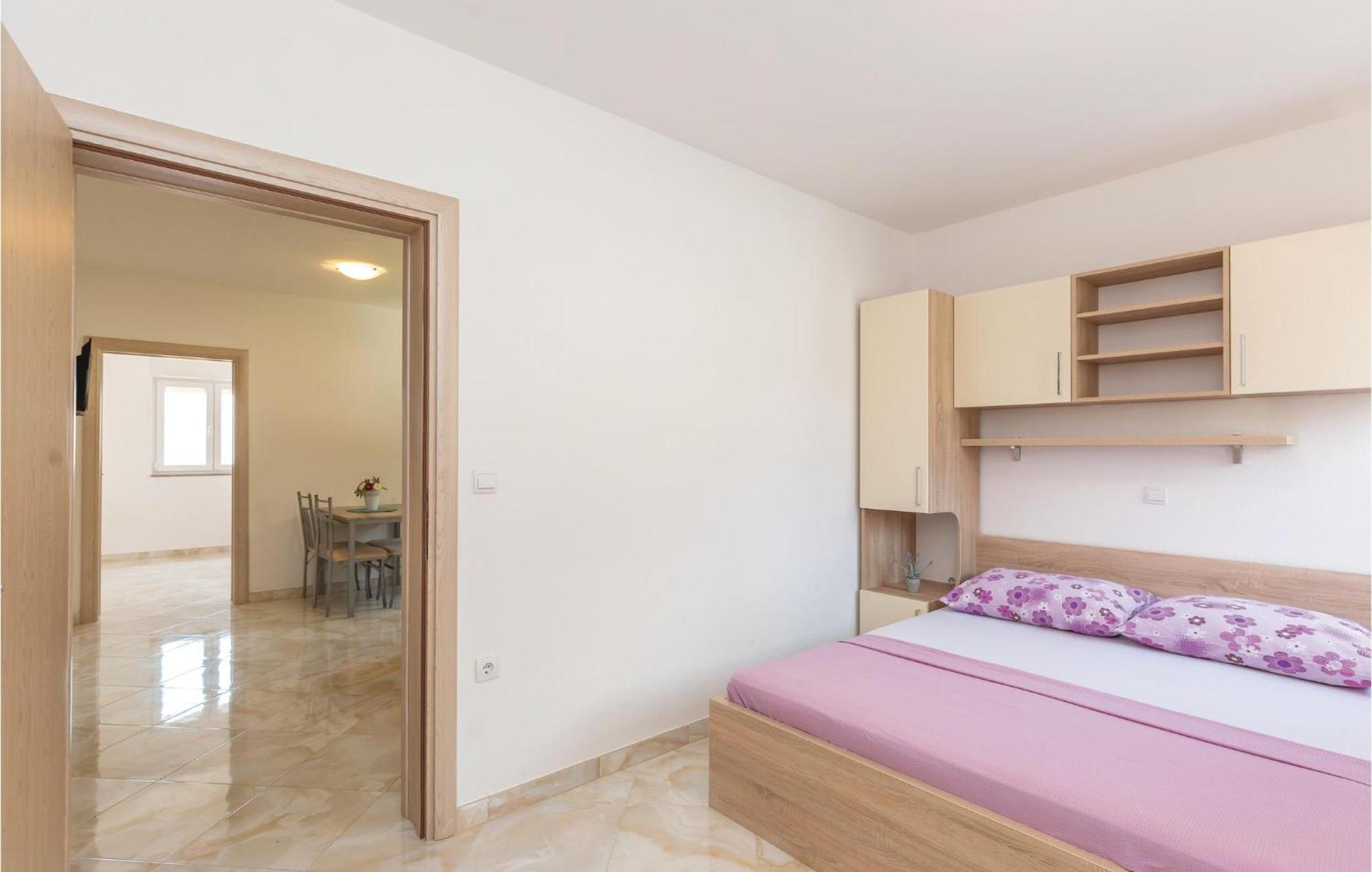 Awesome Apartment In Krvavica With Kitchen Ngoại thất bức ảnh